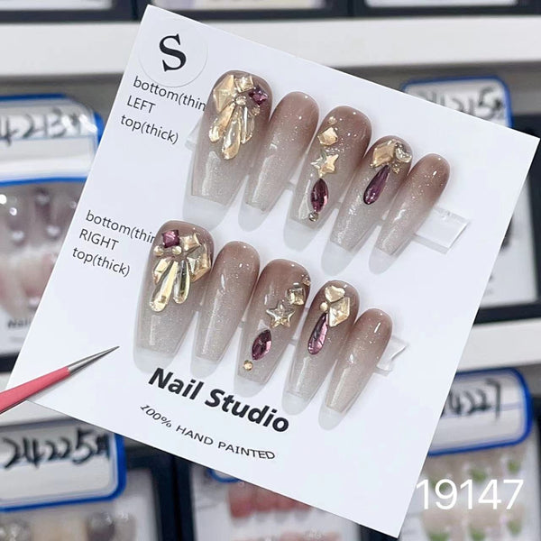 19147#Burgundy Gradient Diamond