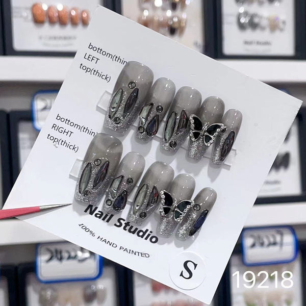 19218#Black Butterfly