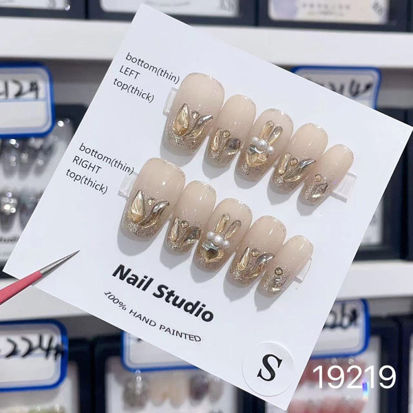 19219#Short T Golden Bunny