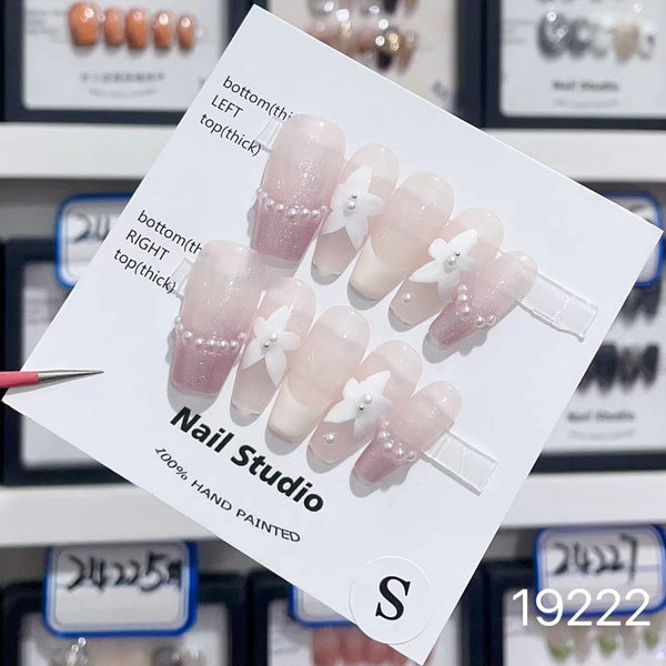 19222#French Cat’s Eye