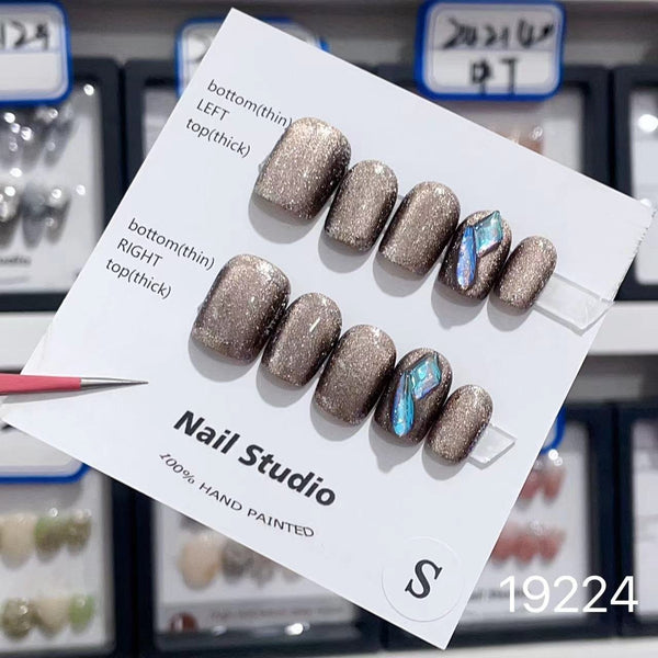 19224#Crystal Cat’s Eye