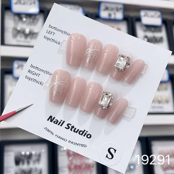 19291#Nude pink rectangular diamond short T