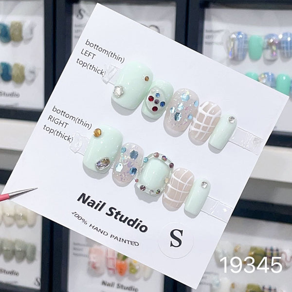 19345# Cream Green Grid